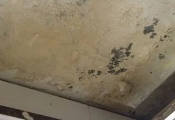 桥东阳台漏水维修公司分享下桥东卫生间渗水维修需要注意哪些问题。