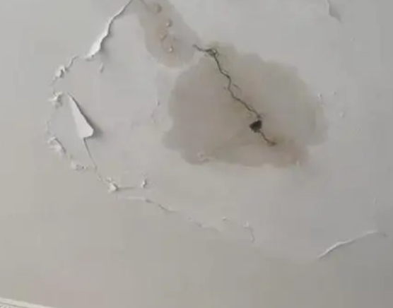 桥东阳台漏水维修公司分享下屋面防水工程质量问题原因分析